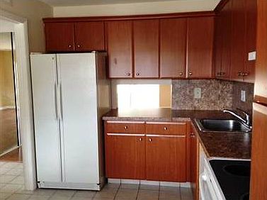 4th image of 2950 NW 46th Ave APT 201A