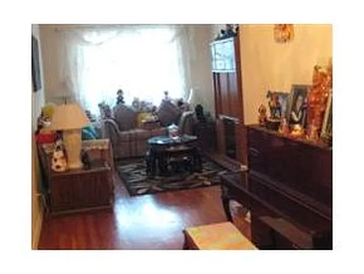 Sold by Citi Star Realty | media 37