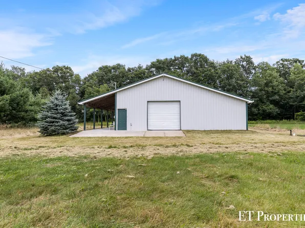 12462 Redmond Ave, Cedar Springs, MI 49319