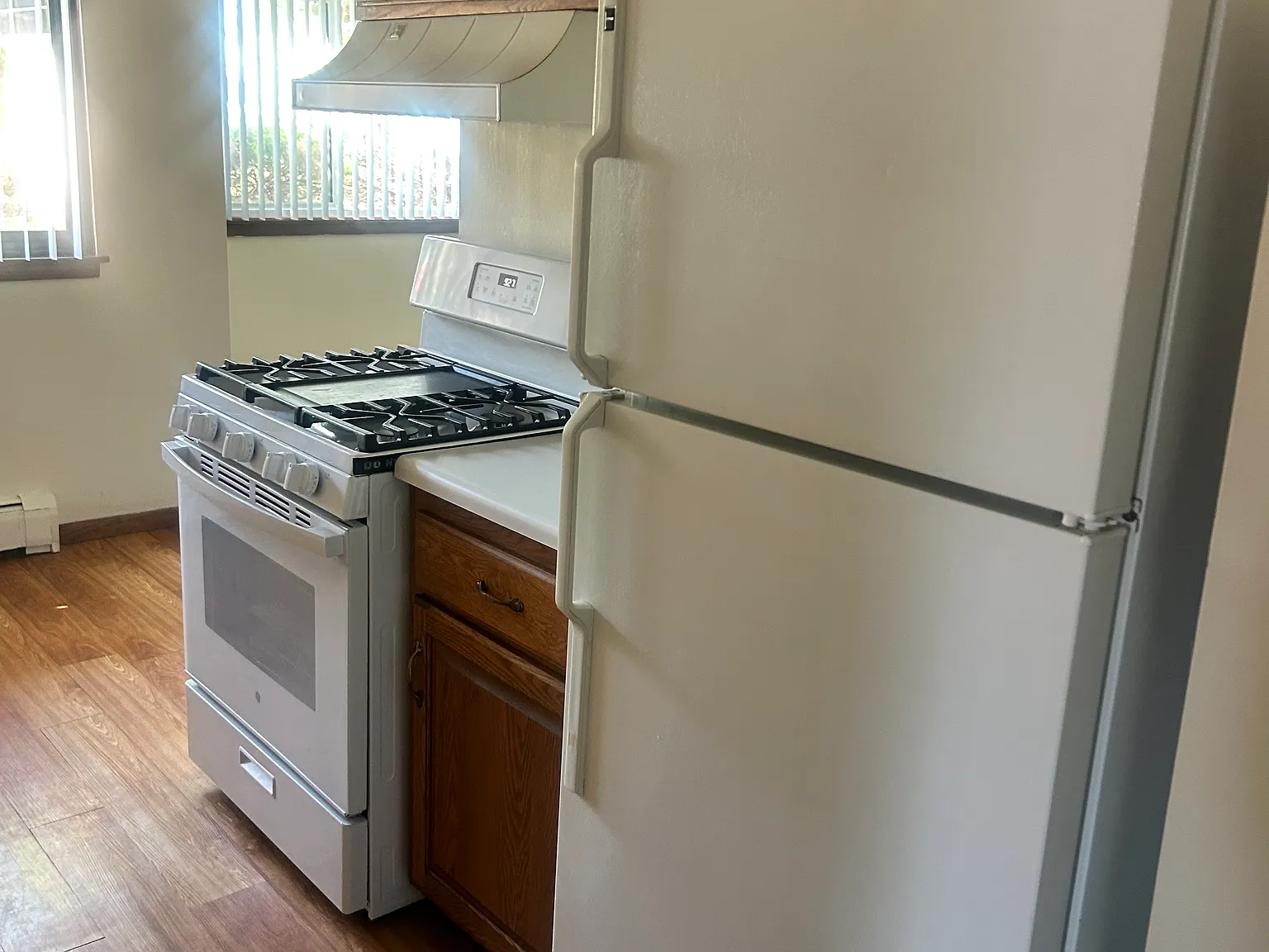 2 bed, 900 sqft, $1,200 — Photo 3