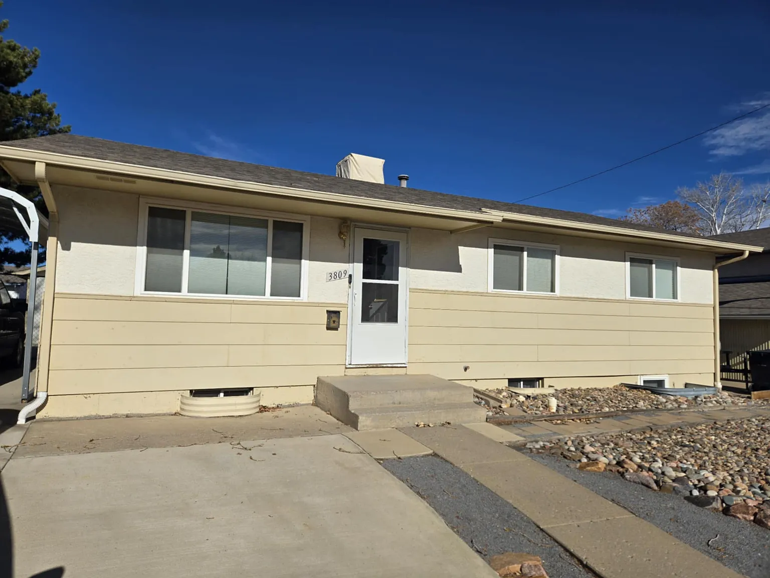 4 bed, 1920 sqft, $2,300 — Photo 2