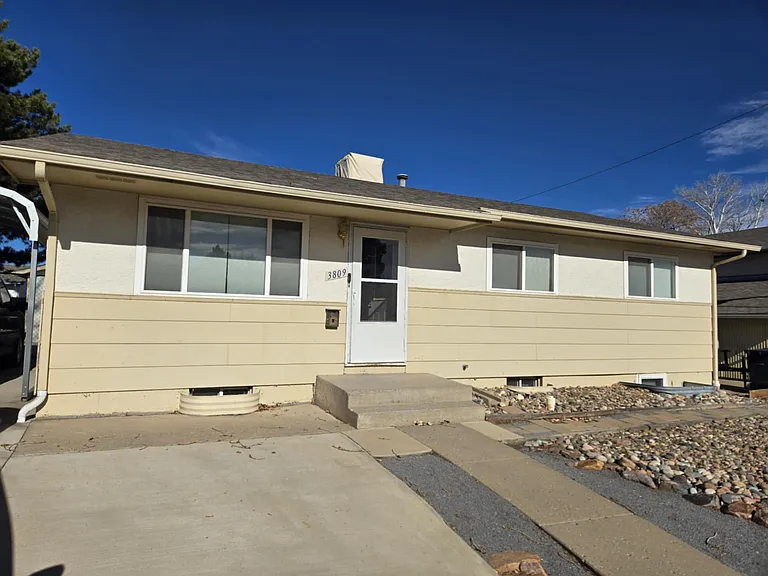 3809 Azalea St — Photo 2