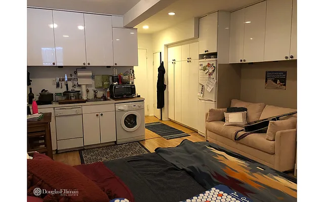 Rented by Douglas Elliman | media 37