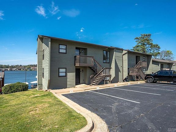 2nd image of 120 Catalina Cir APT 2A