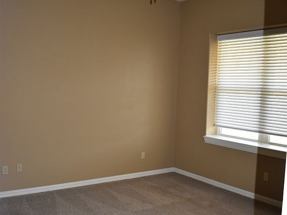 4th image of 14910 Leeward Dr #0