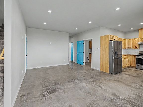 5th image of 2120 Lowe Ct