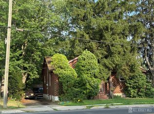 436 Ryders Ln, East Brunswick, NJ 08816