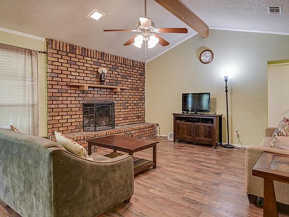 5th image of 906 Willow Cir N
