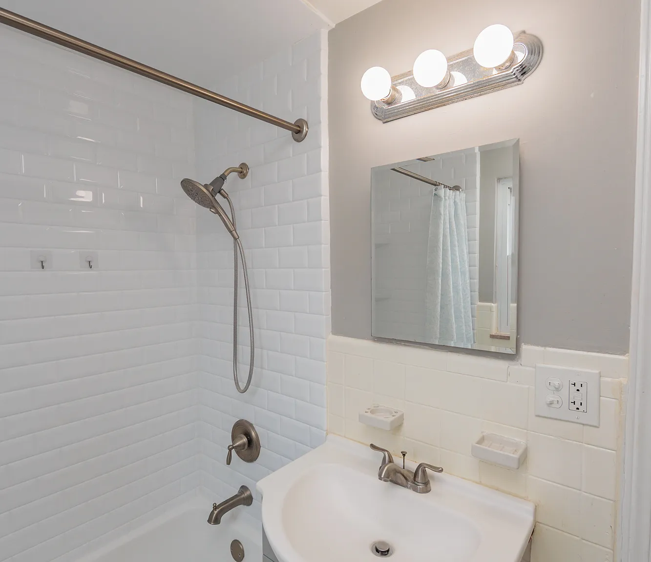 376 East 215th Street - 1 — Photo 4