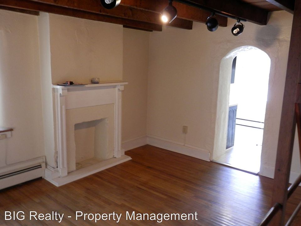2nd image of 106 N Main St #A