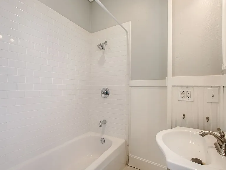 445 N Washington St — Photo 20