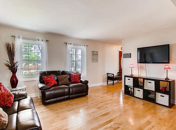 4th image of 7639 W Glenshire Dr