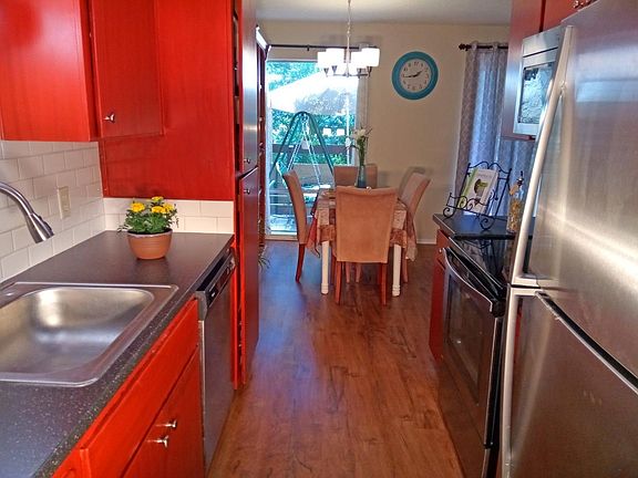 4th image of 303 Tradewinds Dr APT 2