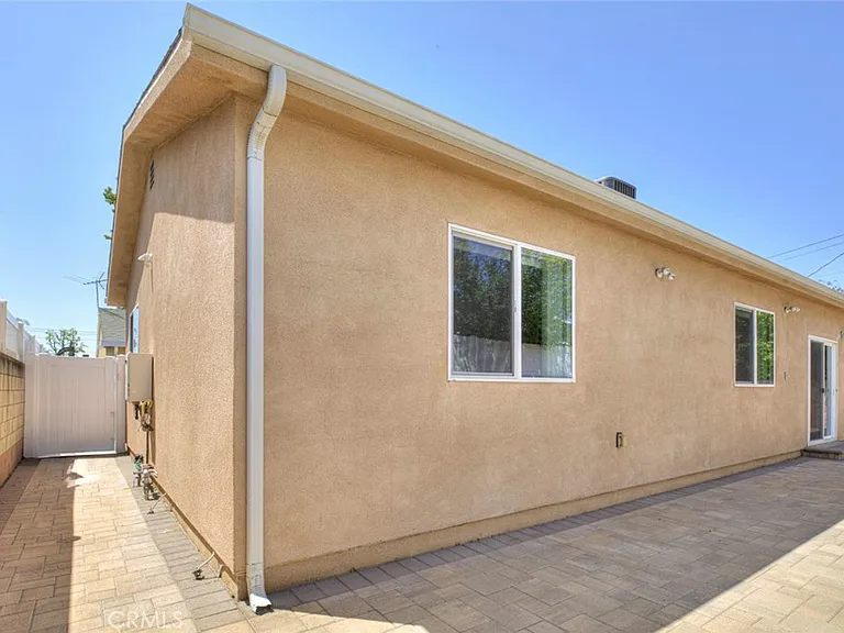 6954 Jellico Ave — Photo 9