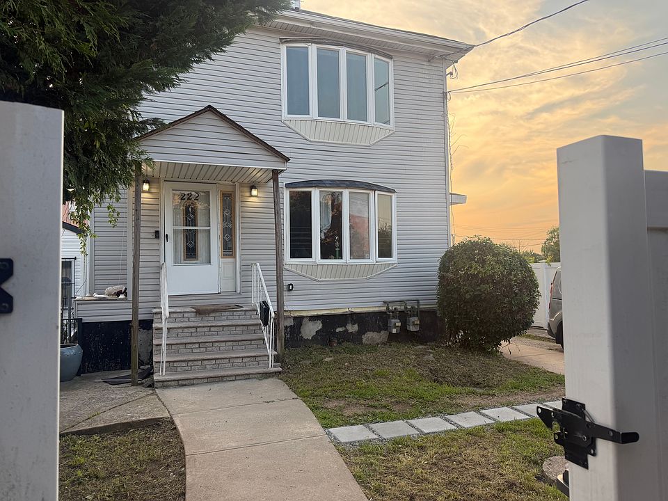 1st image of 222 Amber St