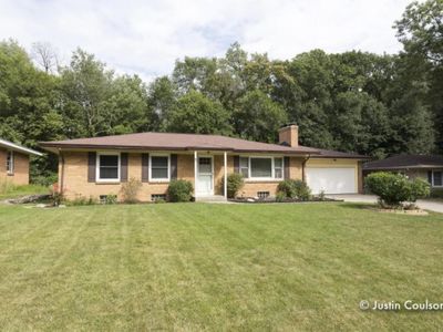 1110 Maplegrove Dr NW, Grand Rapids, MI, 49504