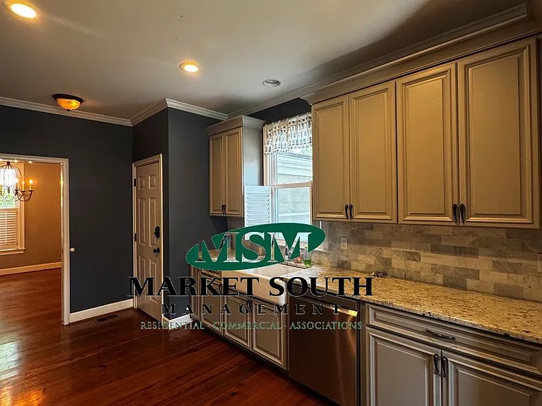 12 Ardsley Ct — Photo 4