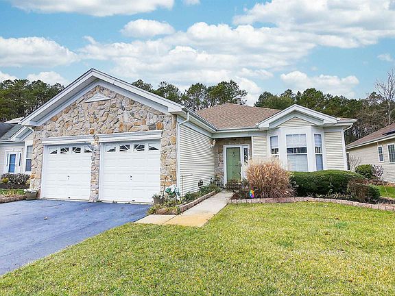 3rd image of 525 Weston Dr