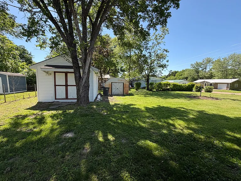 713 Dublin Ln — Photo 37
