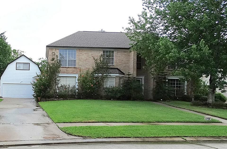 1st image of 2613 Hollybrook Dr
