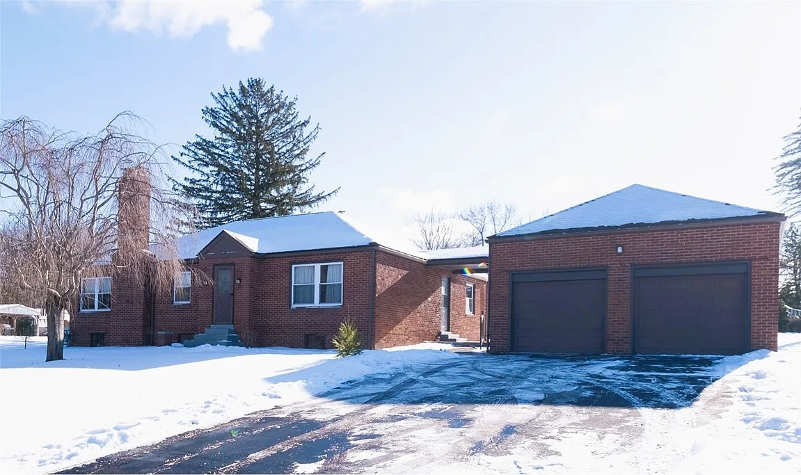 455 Blackhawk Rd photo 1