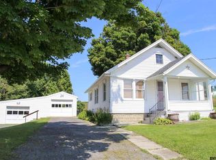 511 Caverns Rd, Howes Cave, NY 12092