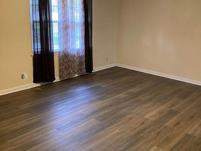 554 Chickamauga Dr — Photo 2