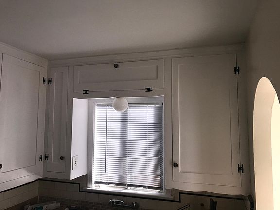 2nd image of 9462 Los Angeles St