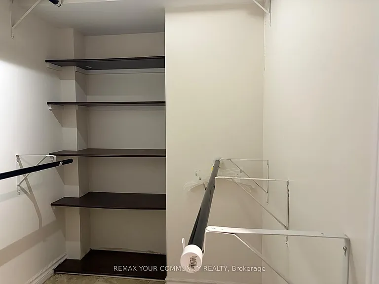 17 Daphne Cres #BASEMENT — Photo 11