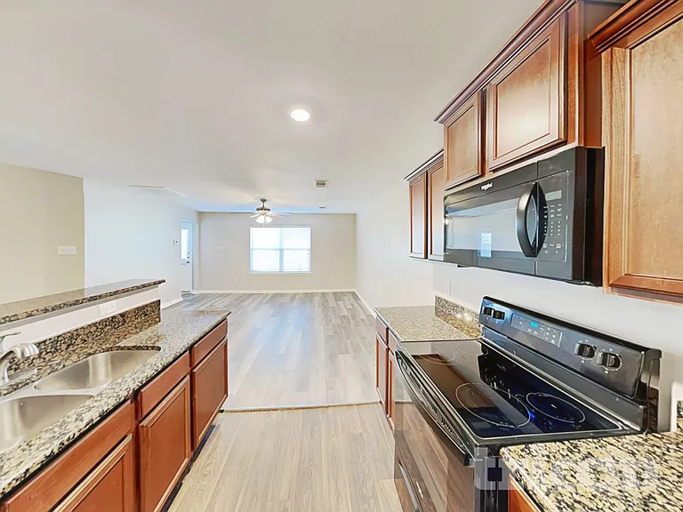 7918 Distant Harbor Rd — Photo 6