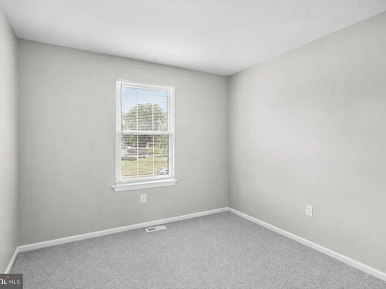 13 Hopewell Ln — Photo 15