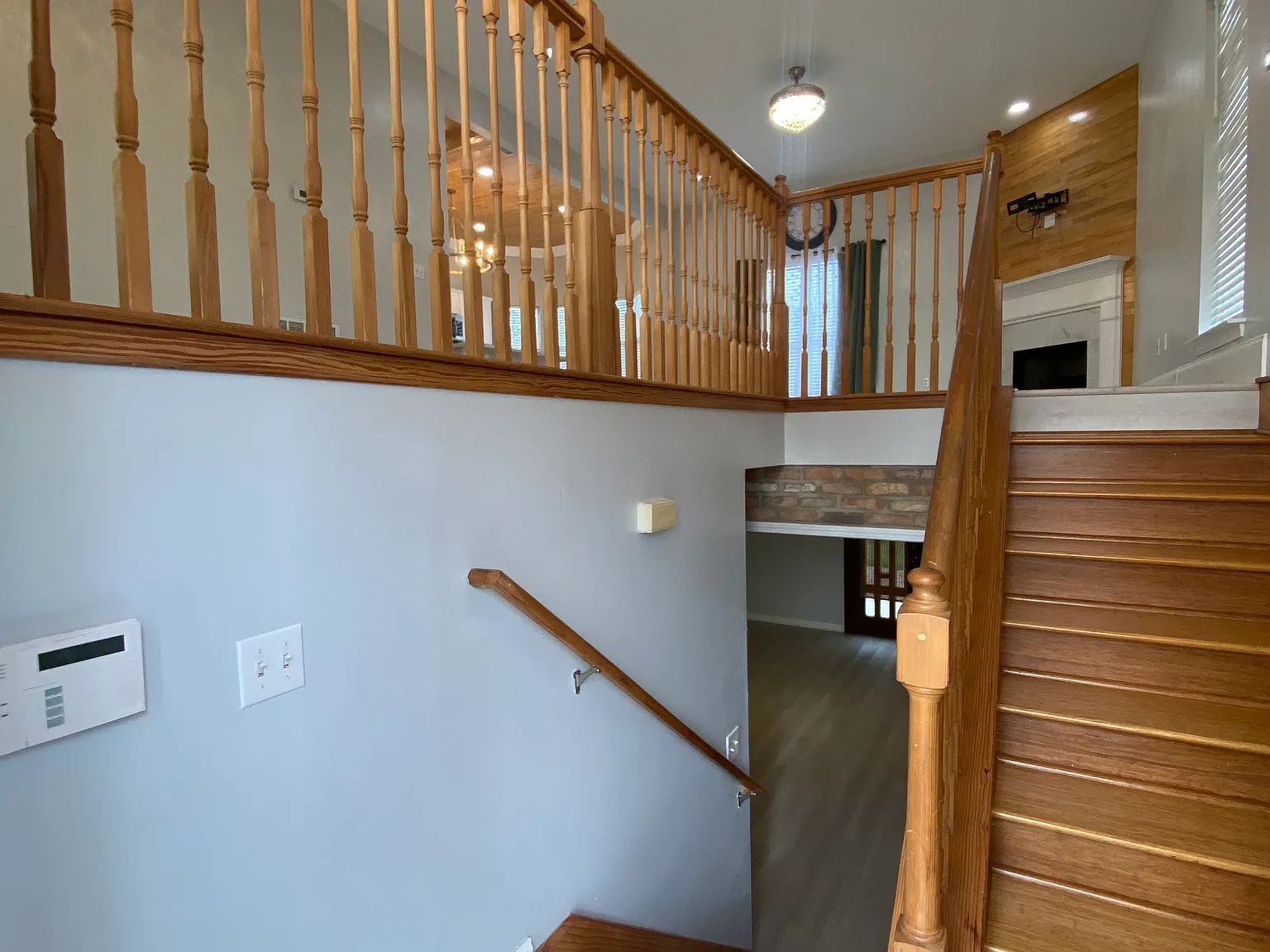 3 bed, 2056 sqft, $2,500 — Photo 2