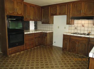 934 E Edison St, Manteca, CA 95336