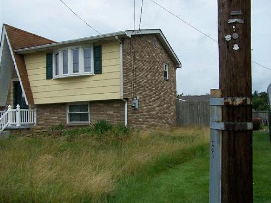 2nd image of 150 Lincoln Pl