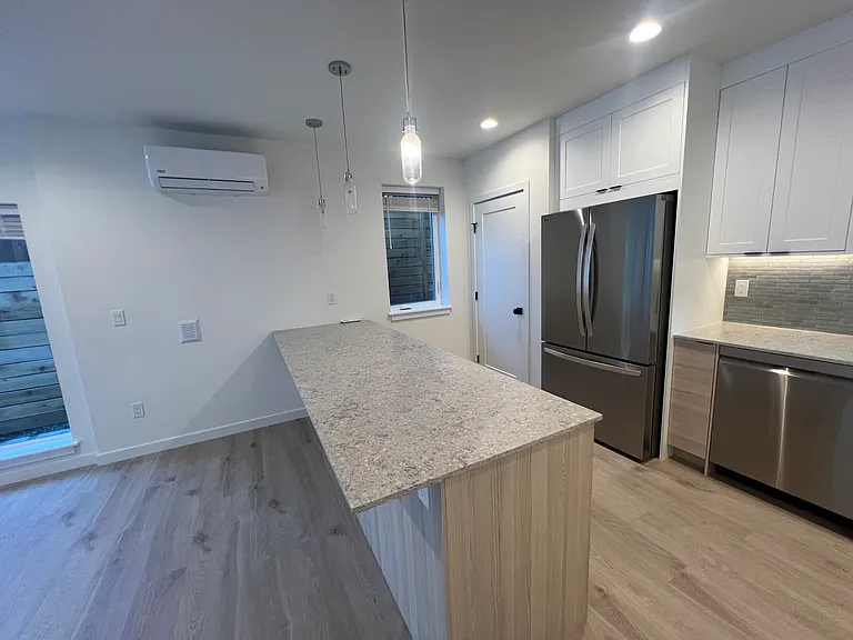 1213 NE 104th St — Photo 6
