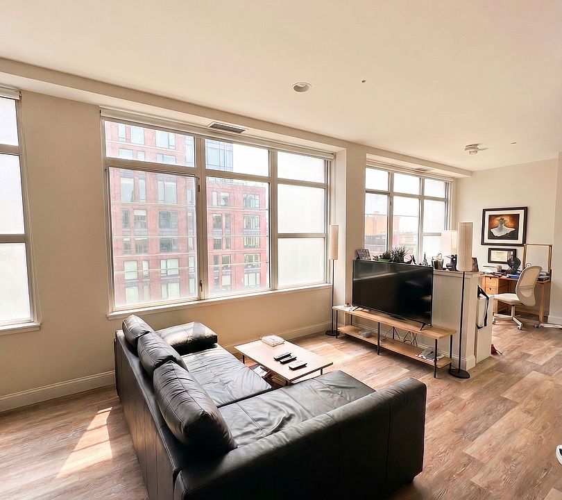 1st image of 150 E Berkeley St #202
