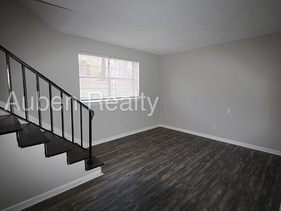3rd image of 6350 Plantation Dr