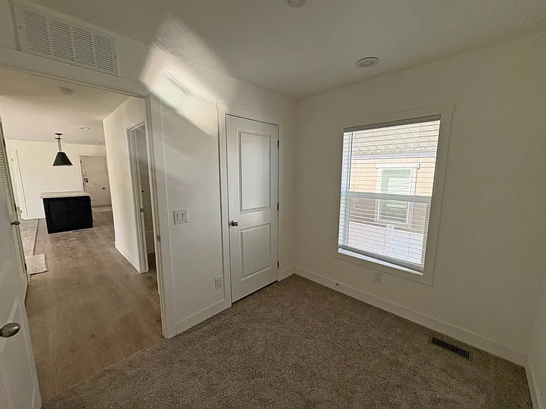 1700 State St #10 — Photo 17