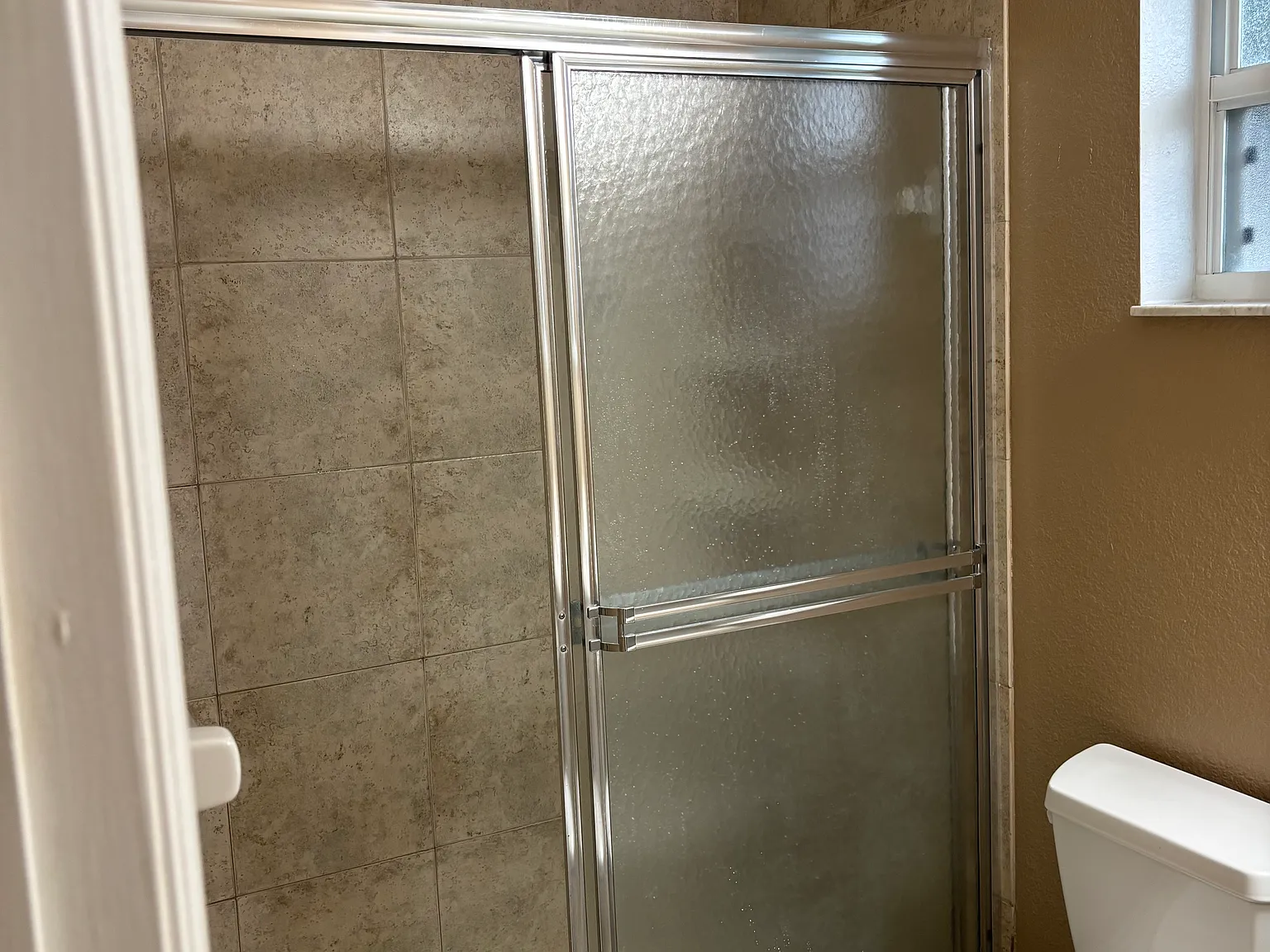 3 bed, 1300 sqft, $1,695 — Photo 2