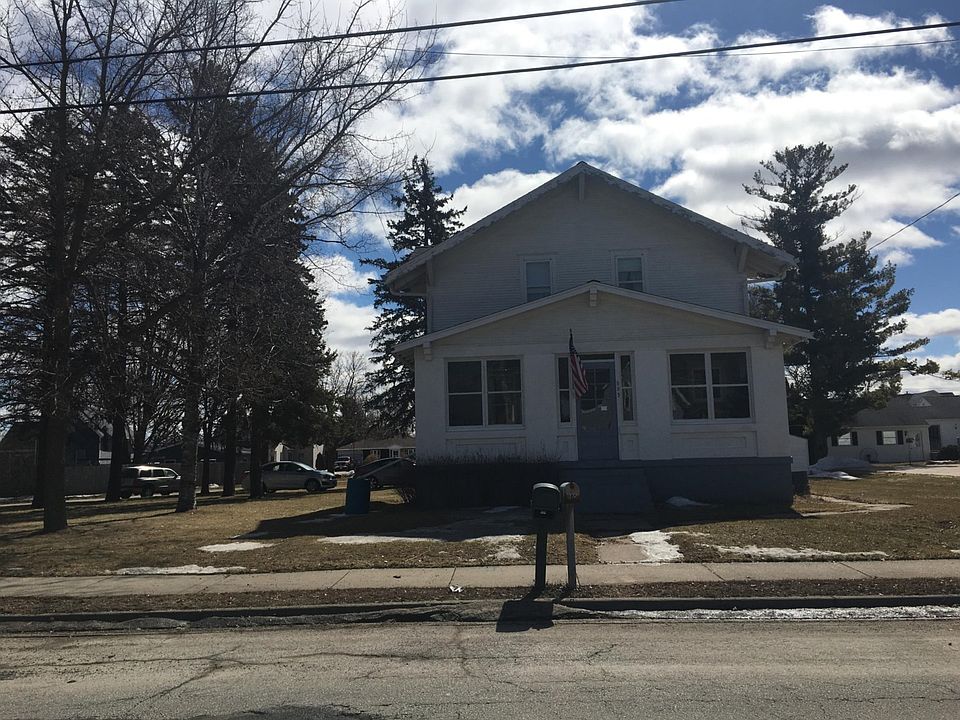 1st image of 805 Main St