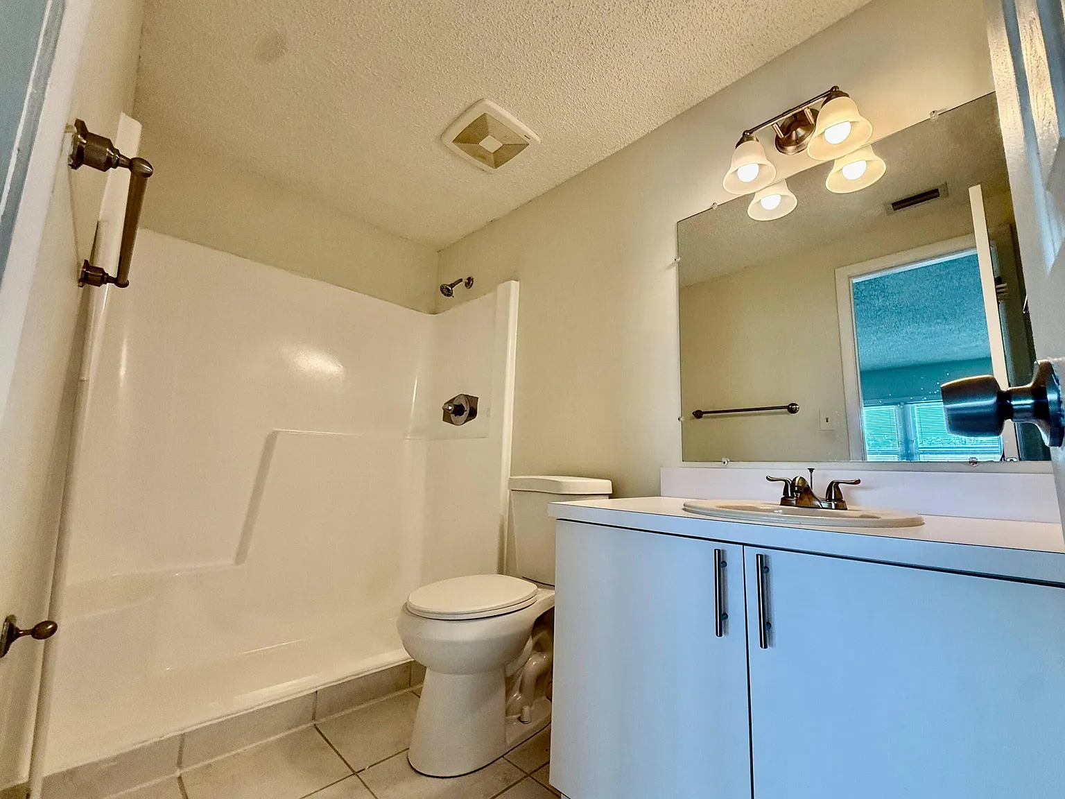 3 bed, 2.5 bath, 1650 sqft, $2,725 — Photo 3