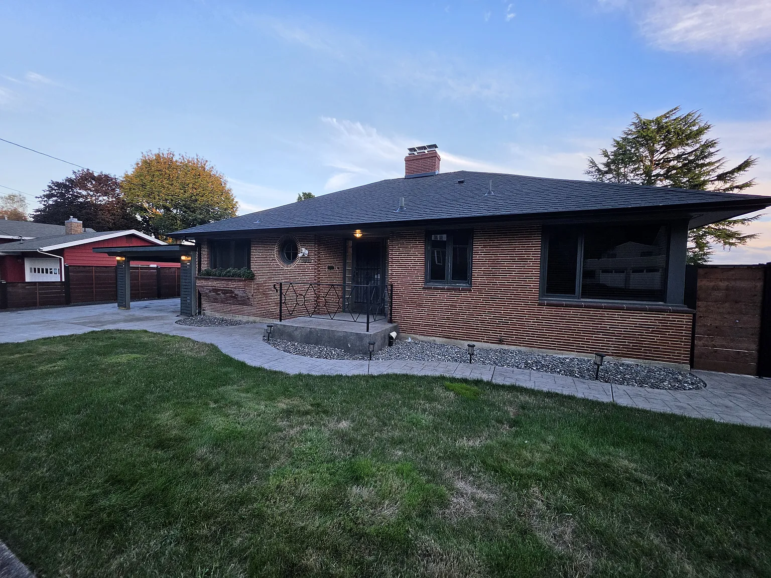 3 bed, 2450 sqft, $3,495 — Photo 4