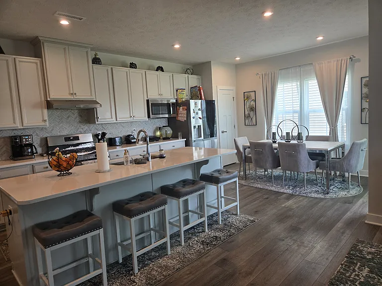 2056 Codaz Way — Photo 2