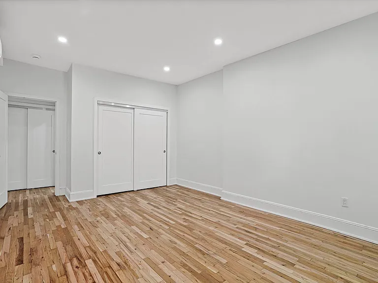 1821 Madison St #6 — Photo 4