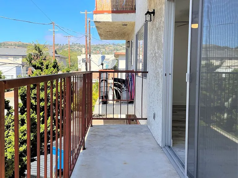 1255 W 7th St — Photo 14