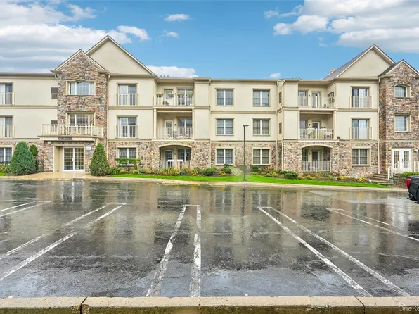 24 N De Baun Avenue #303, Suffern, NY 10901