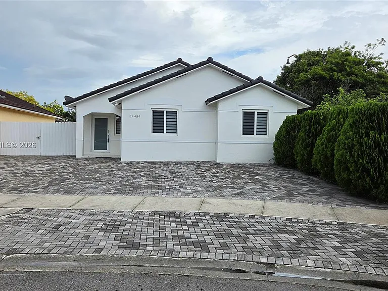 14466 SW 179th Ln — Photo 1
