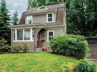 40 Groveland St, Newton, MA 02466