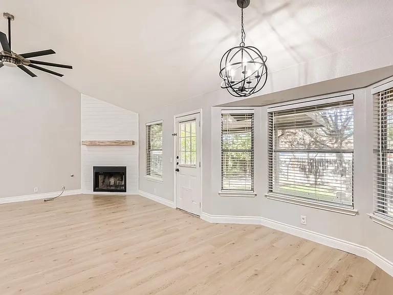 201 Orchard Way — Photo 11