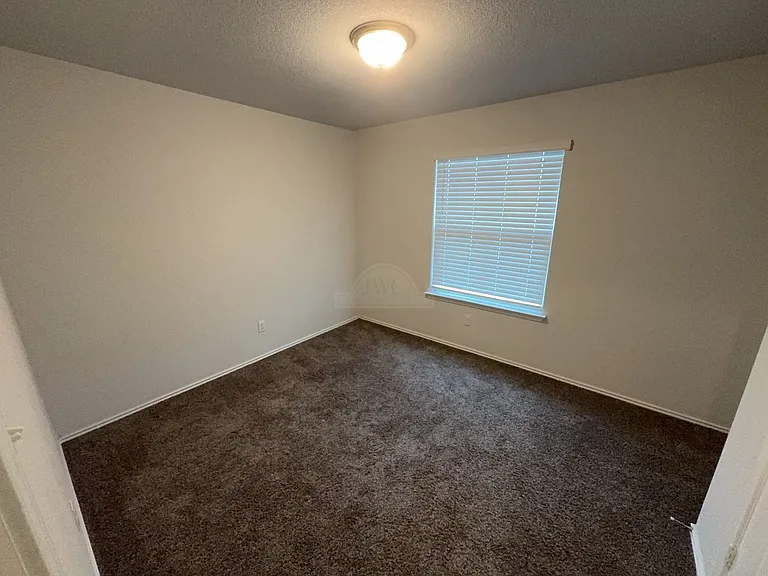 104 Green Jay Dr — Photo 8